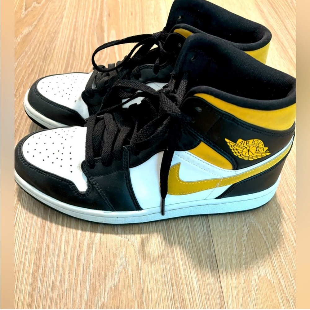 Air Jordan 1 mid